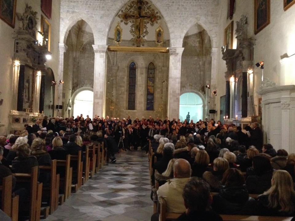 NEBESA ODOZGOR ROSITE. ADVENTSKI KONCERT ZBOROVA DUBROVAČKE BISKUPIJE NEBESA ODOZGOR ROSITE. ADVENTSKI KONCERT ZBOROVA DUBROVAČKE BISKUPIJE