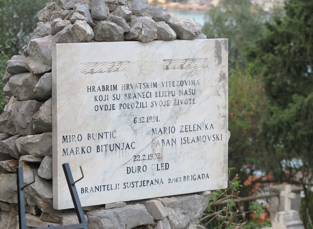 Biskup na misi za poginule u Sustjepanu: Branitelji su srcem gledali i dali svoje živote iz ljubavi