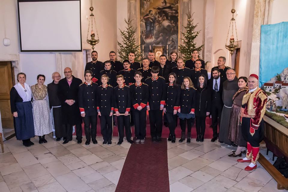KULTURNO UMJETNIČKO DRUŠTVO „KOMOLAC“