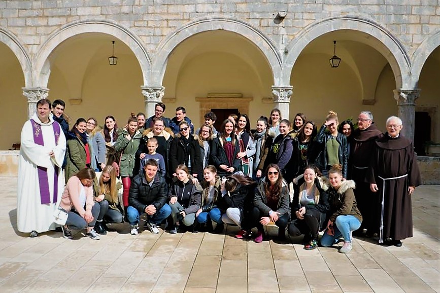 ZADNJI DAN: ŠKOLA ANIMATORA ZA VODITELJE FORMACIJE SPLITSKO-DUBROVAČKOG PODRUČNOG BRATSTVA Rožat, 2. – 4. ožujka 2018.