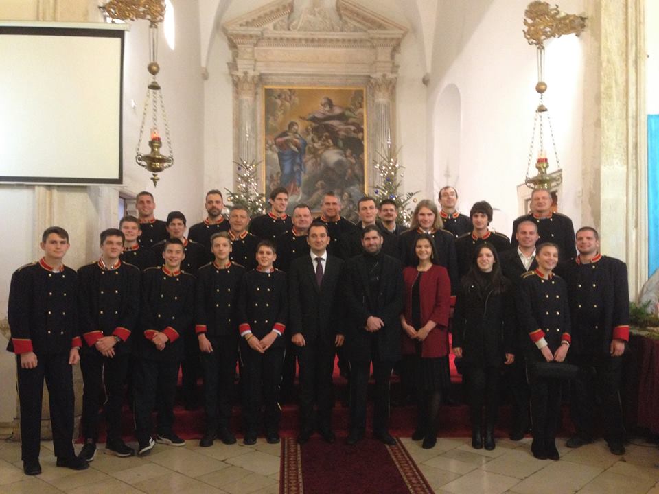 BOŽIĆNI KONCERT Glazbe Komolac