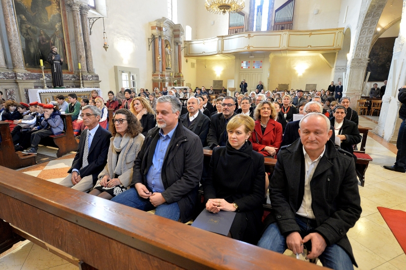 Ukazali na blagodati i ljepotu plodova mira Ukazali na blagodati i ljepotu plodova mira