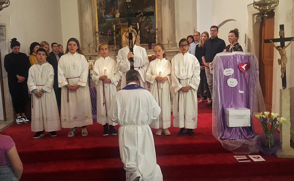 ROŽAT KRIŽNI PUT RODITELJA PRVOPRIČESNIKA, 24. III. 2019. ROŽAT KRIŽNI PUT RODITELJA PRVOPRIČESNIKA, 24. III. 2019.