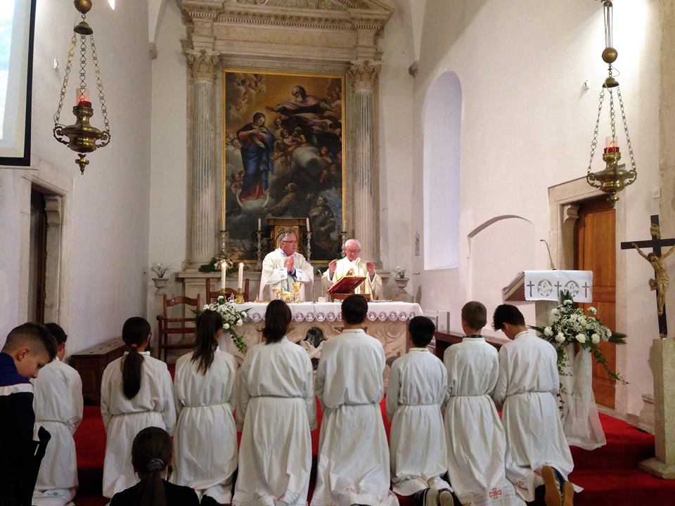 ROŽAT VELIKI ČETVRTAK, 18. IV. 2019.