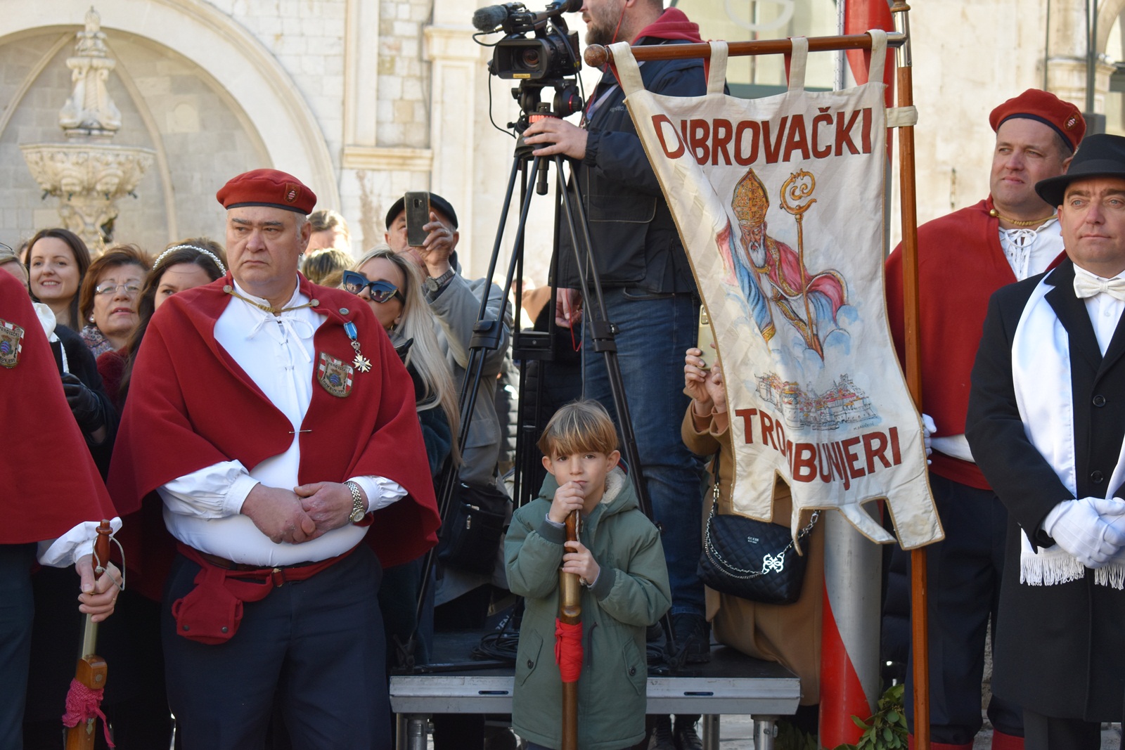 Procesija s moćima Parca prošla Gradom koji njegovu zaštitu zaziva 1050 godina